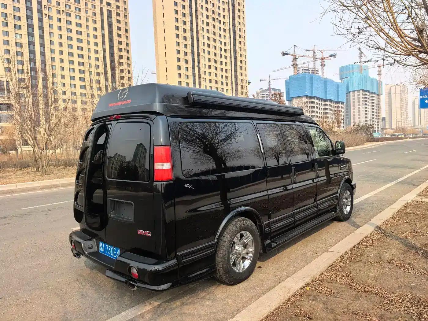 2011 SAVANA 5.3L Business Star 7-seater — миниатюра 4