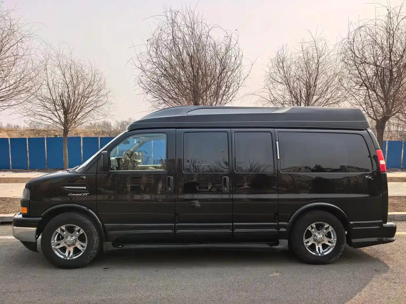 2011 SAVANA 5.3L Business Star 7-seater — миниатюра 5