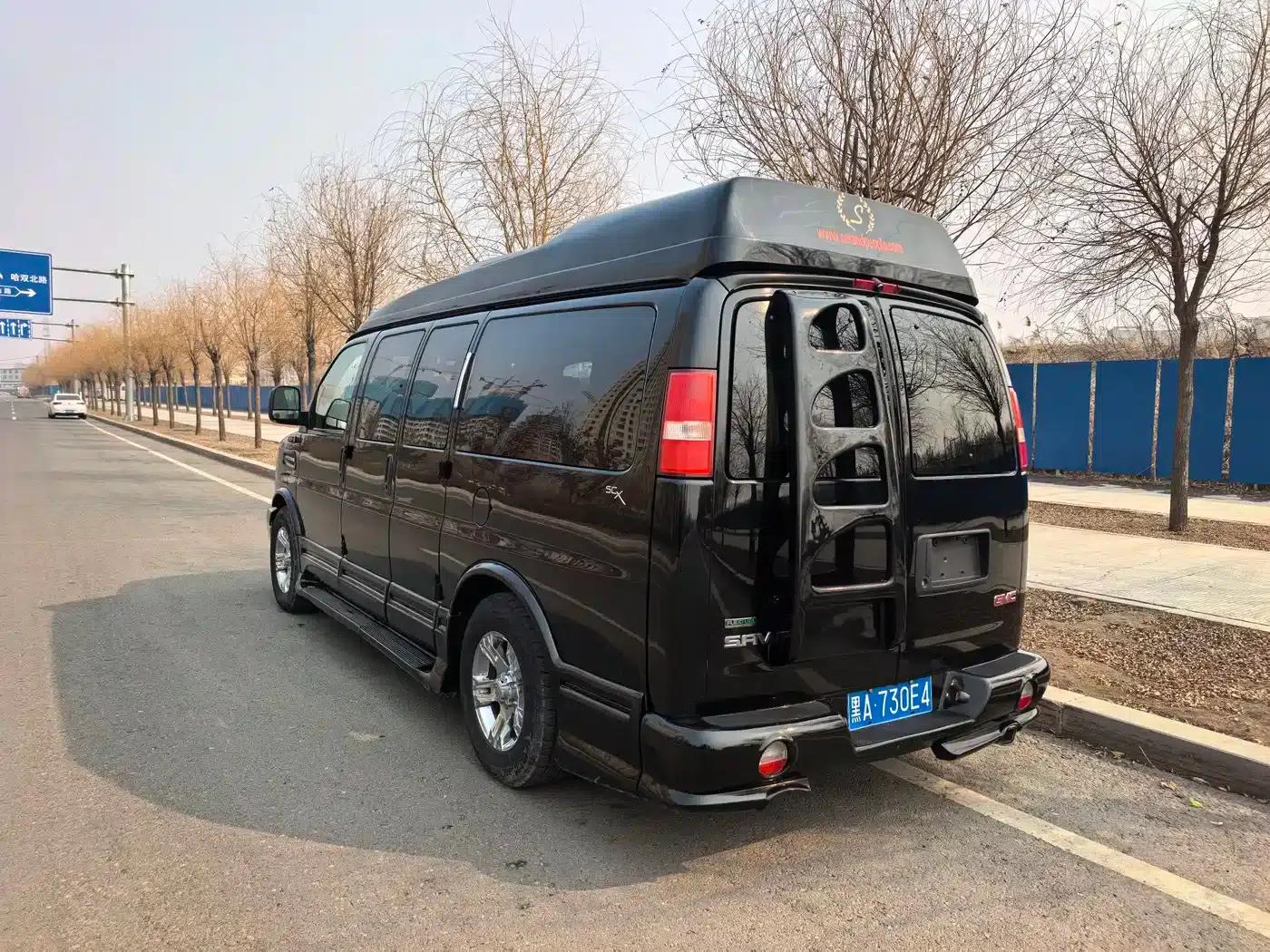2011 SAVANA 5.3L Business Star 7-seater — миниатюра 6
