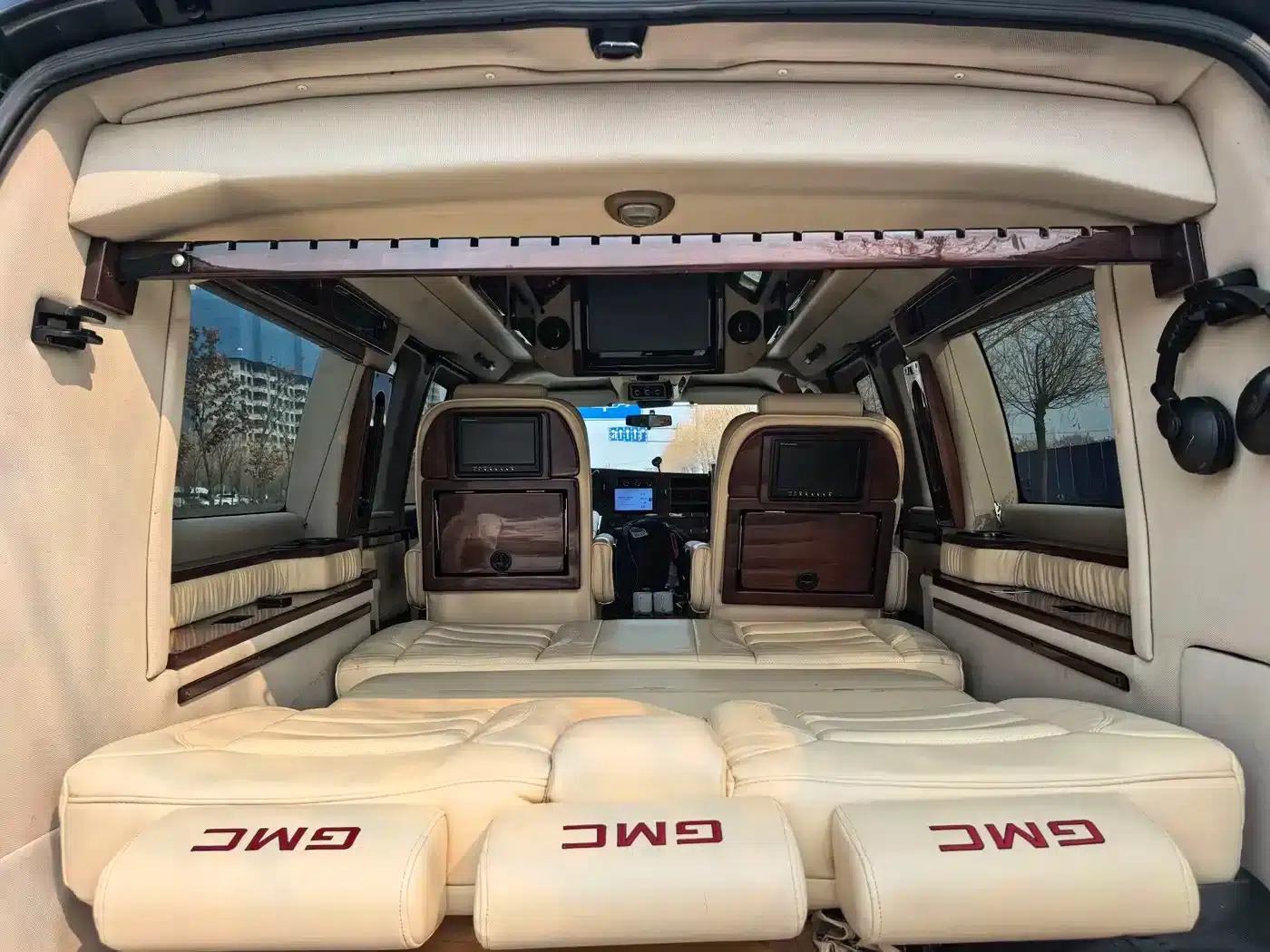 2011 SAVANA 5.3L Business Star 7-seater — миниатюра 7