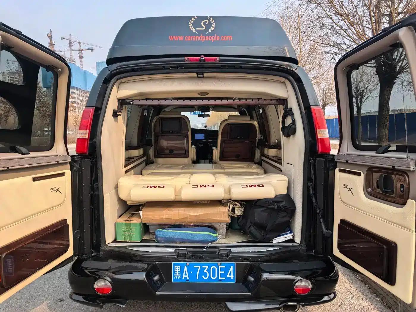 2011 SAVANA 5.3L Business Star 7-seater — миниатюра 8