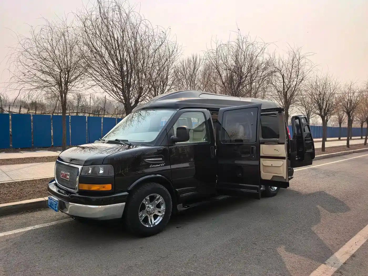 2011 SAVANA 5.3L Business Star 7-seater — миниатюра 10