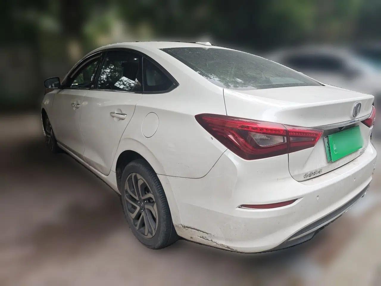 CHANGAN Eado New Energy 2019 EV460 Smart Edition — миниатюра 4