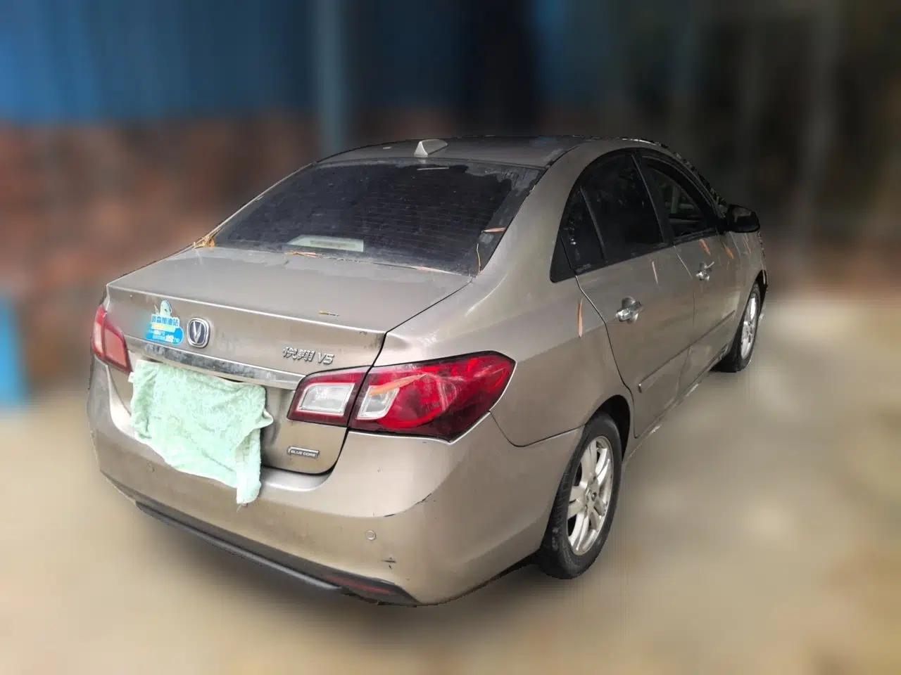 CHANGAN Alsvin V5 2012 1.5L Manual Dream Edition — миниатюра 6