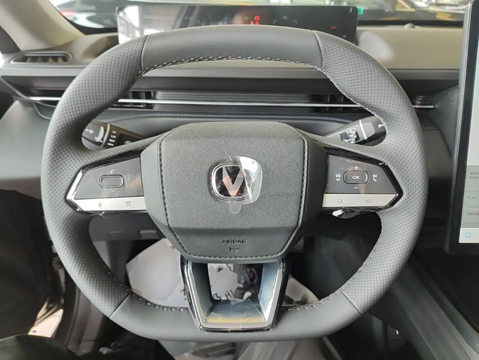 CHANGAN Eado PHEV 2025 Smart New Blue Whale 145KM High-Energy Edition — миниатюра 13