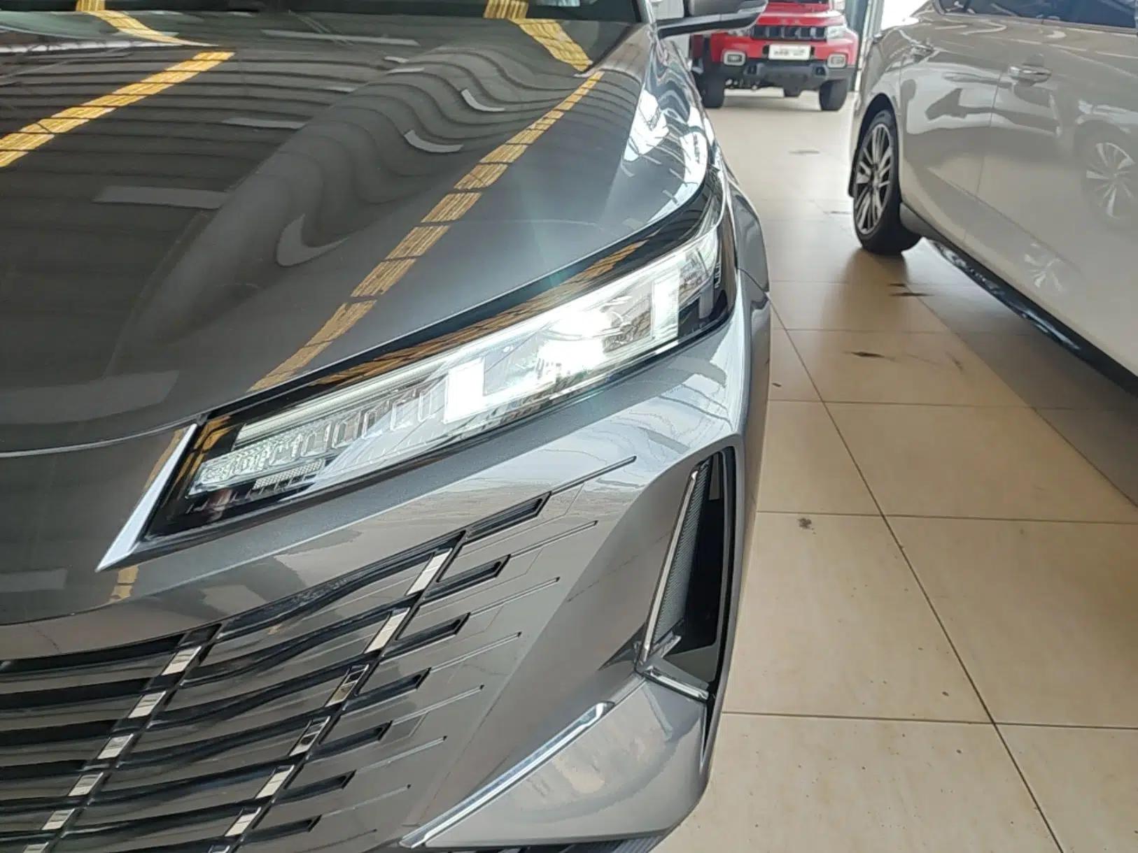 CHANGAN Eado PHEV 2025 Smart New Blue Whale 145KM High-Energy Edition — миниатюра 8