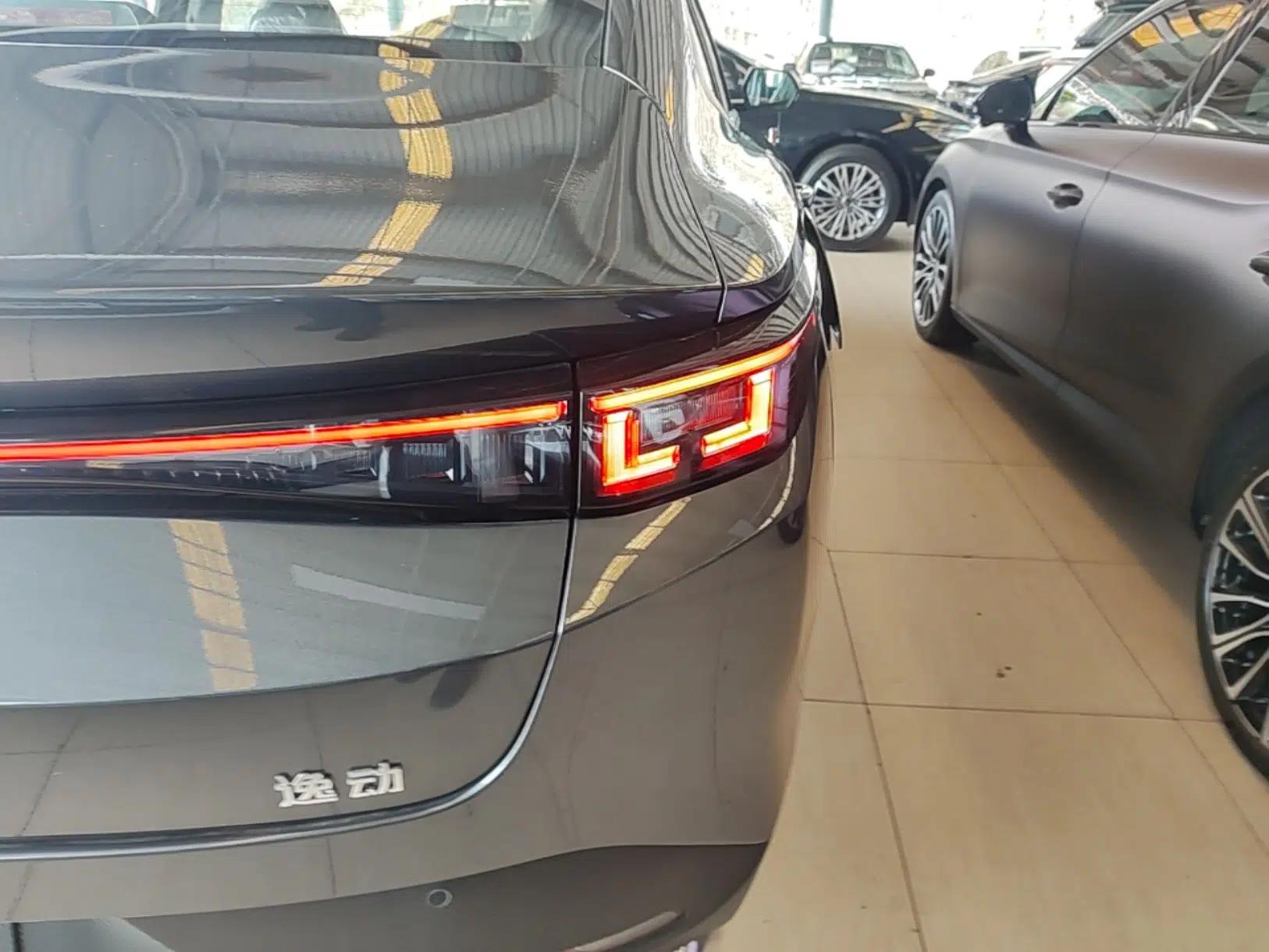 CHANGAN Eado PHEV 2025 Smart New Blue Whale 145KM High-Energy Edition — миниатюра 9