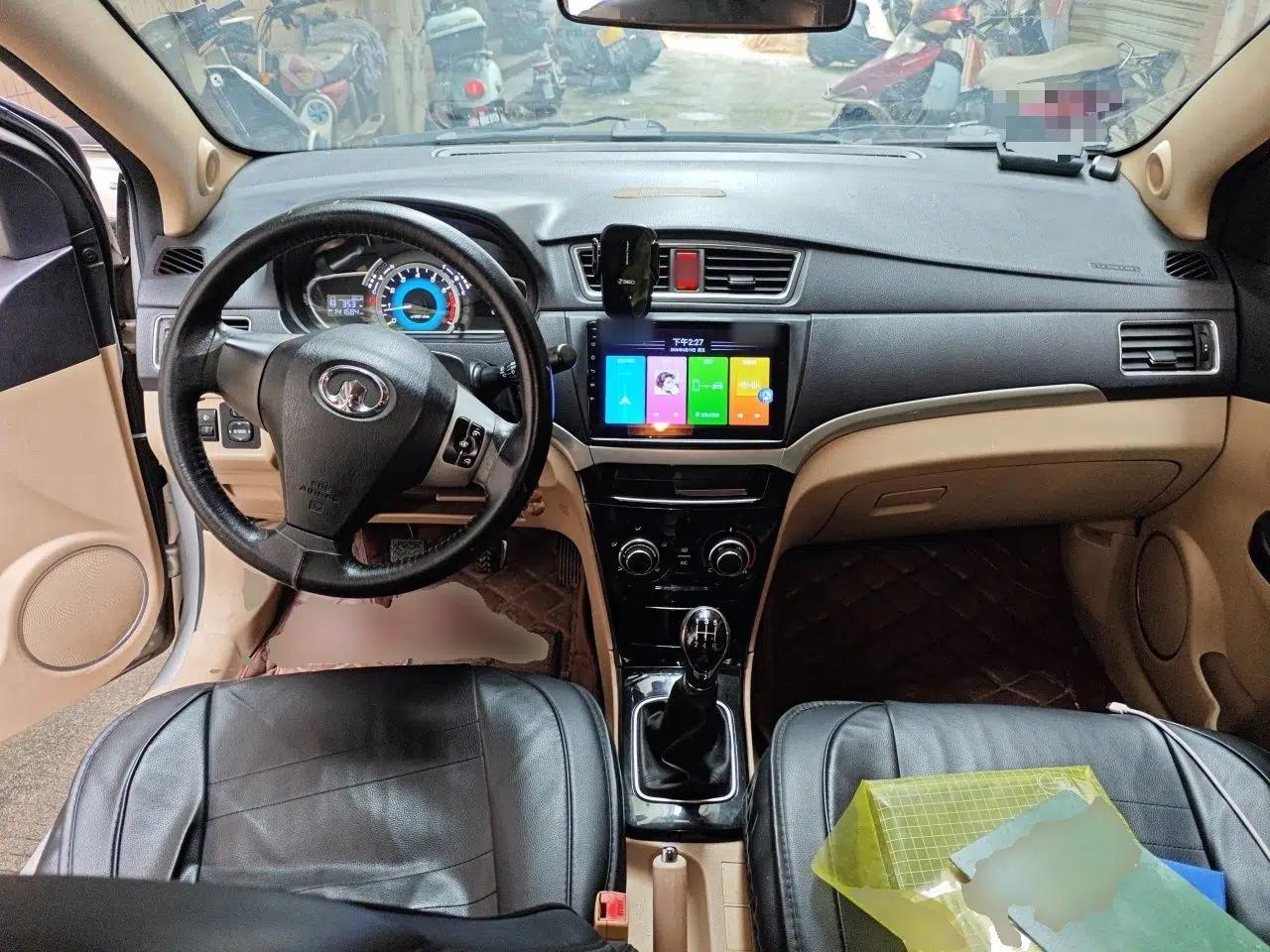 Great Wall C30 2013 New Vision Edition 1.5L Manual Fashion Model — миниатюра 9