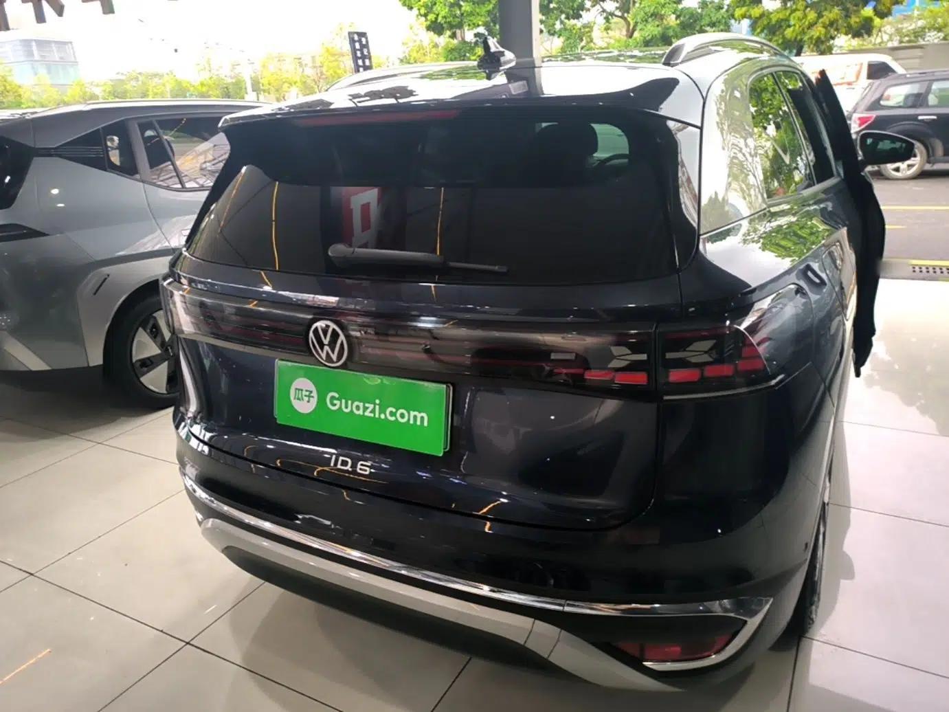 Volkswagen ID.6 CROZZ 2022 Long-Range PRO Edition — миниатюра 5