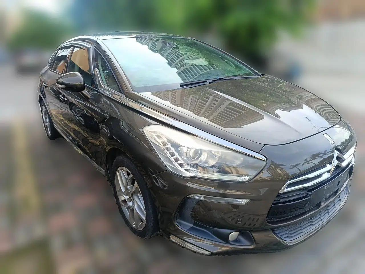 DS 5 2014 1.6T Luxury Edition THP160 — миниатюра 3