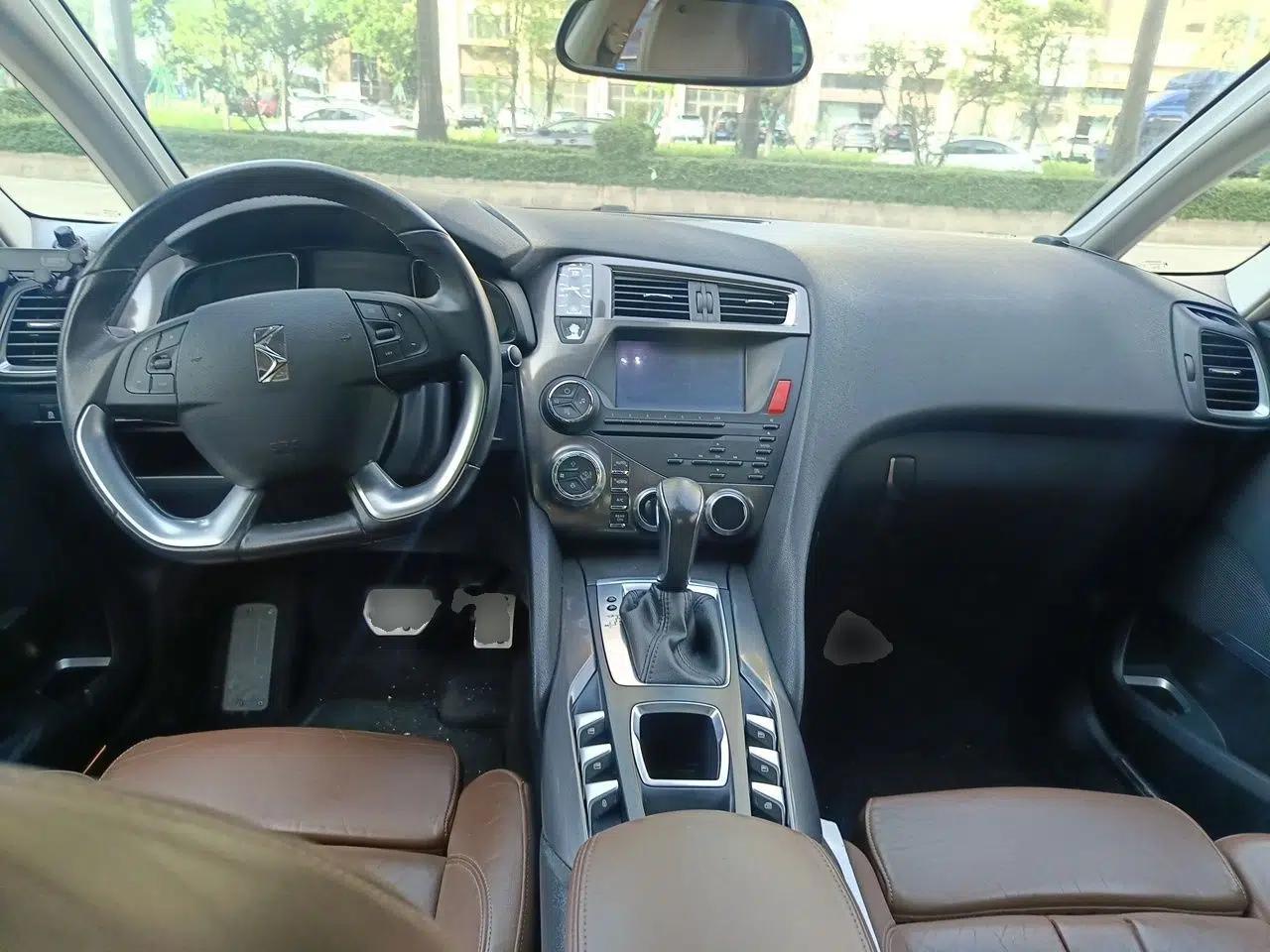 DS 5 2014 1.6T Luxury Edition THP160 — миниатюра 9