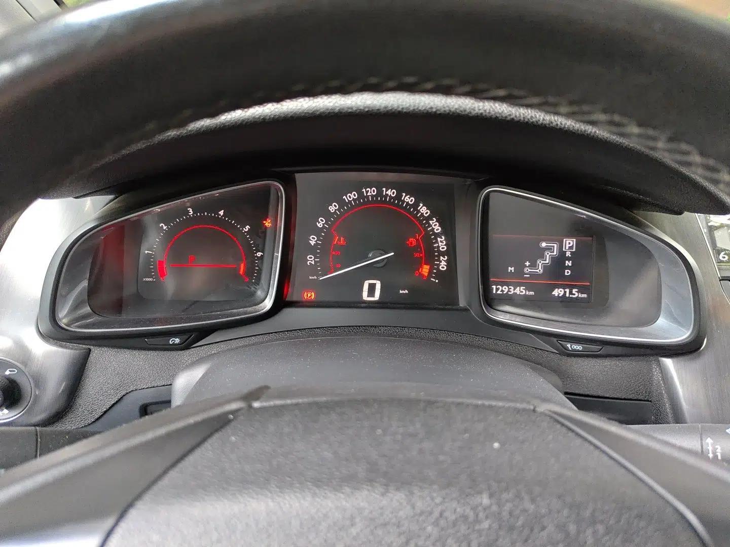 DS 5 2013 1.6T Luxury Edition THP200 — миниатюра 11