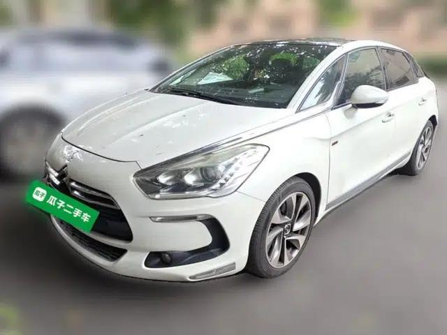 DS 5 2013 1.6T Luxury Edition THP200