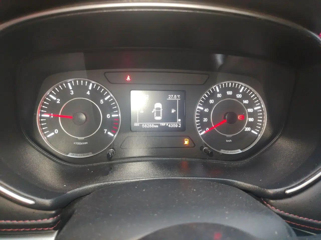 Dongfeng Fengon 500 2022 1.5L Manual Enjoyment Model — миниатюра 11