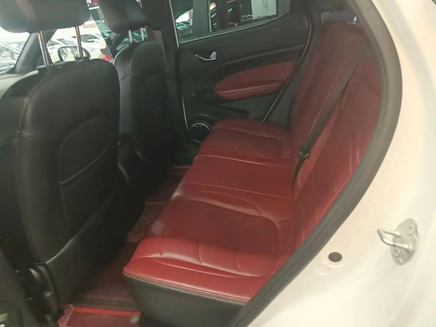 Dongfeng Fengon 500 2022 1.5T CVT Comfort Edition — миниатюра 20