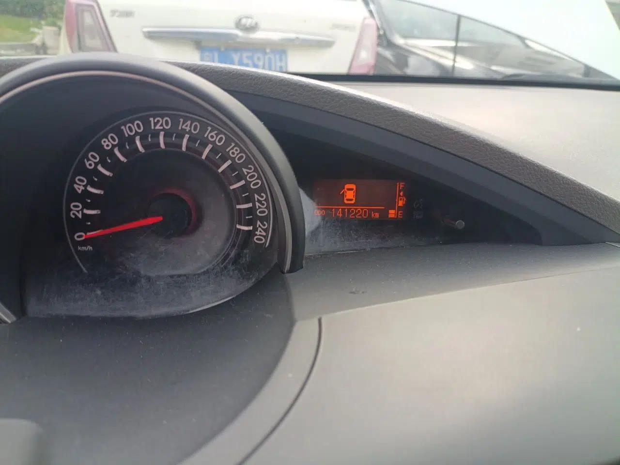 Toyota Verso 2015 180E CVT Crossover Edition — миниатюра 12