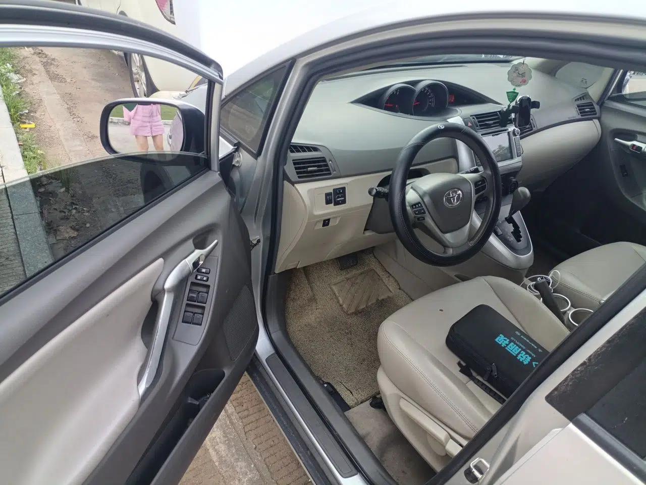 Toyota Verso 2015 180E CVT Crossover Edition — миниатюра 16