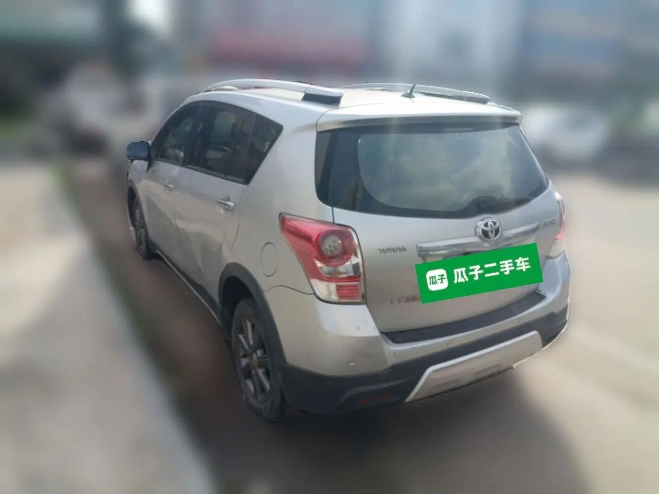 Toyota Verso 2015 180E CVT Crossover Edition — миниатюра 4