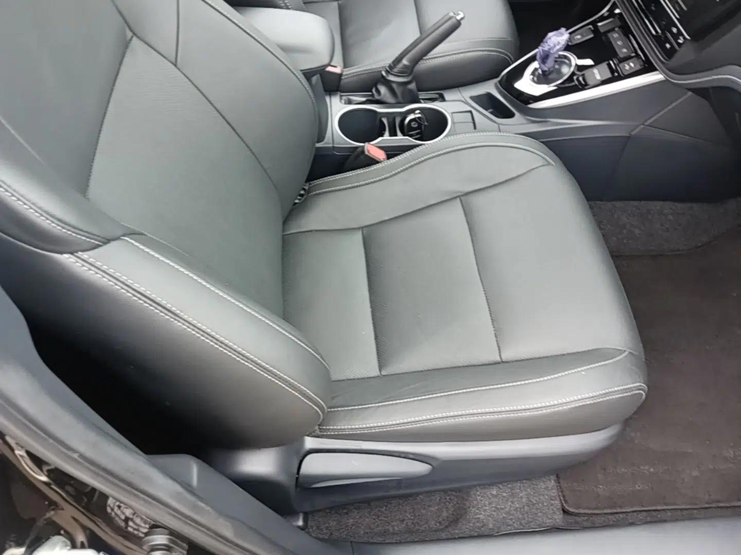 Toyota Levin Hybrid E+ 2019 1.8L PH V E-CVT Luxury Edition — миниатюра 19
