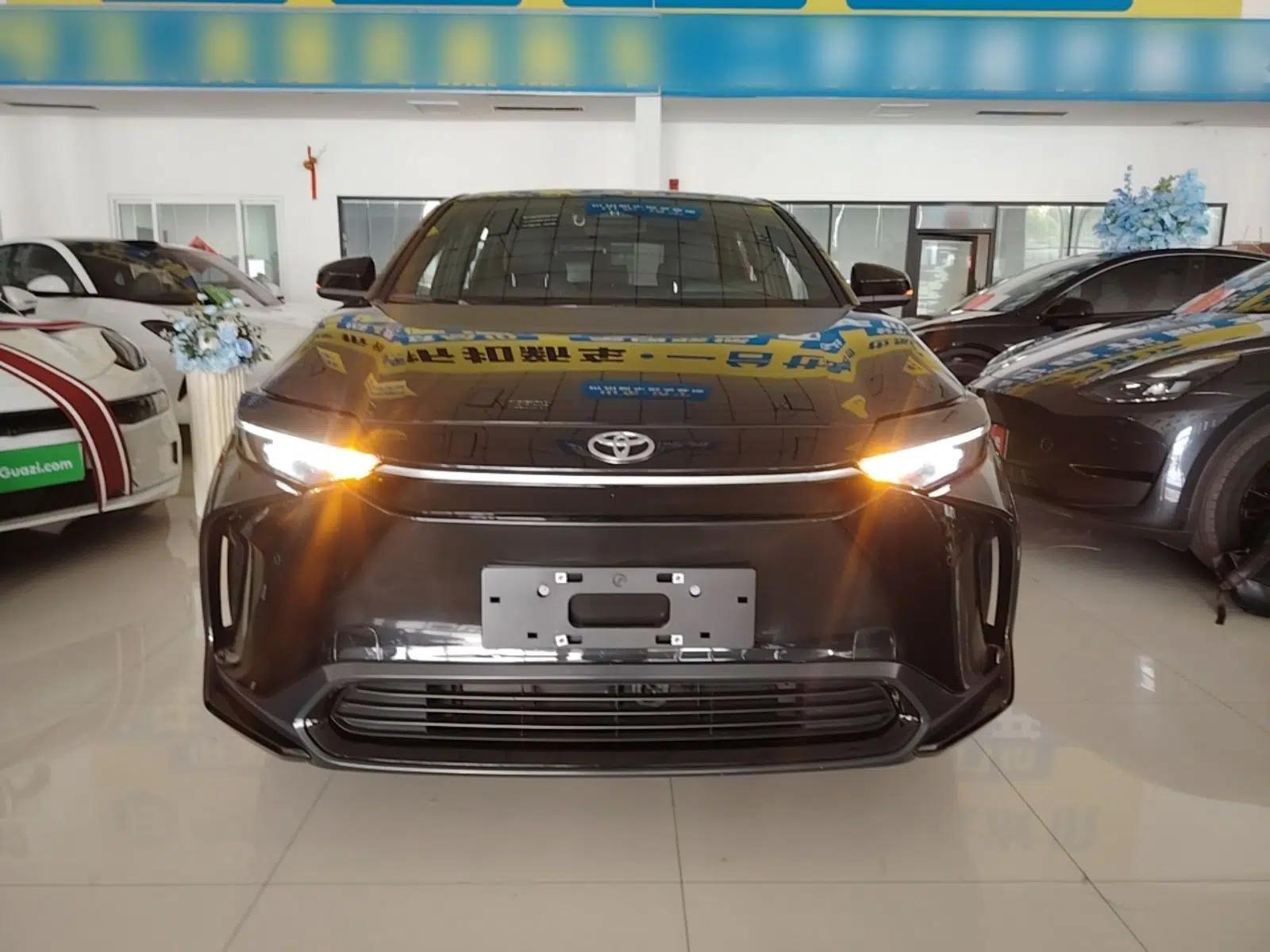 Toyota FAW bZ4X 2022 Two-Wheel-Drive Elite JOY Edition — миниатюра 2