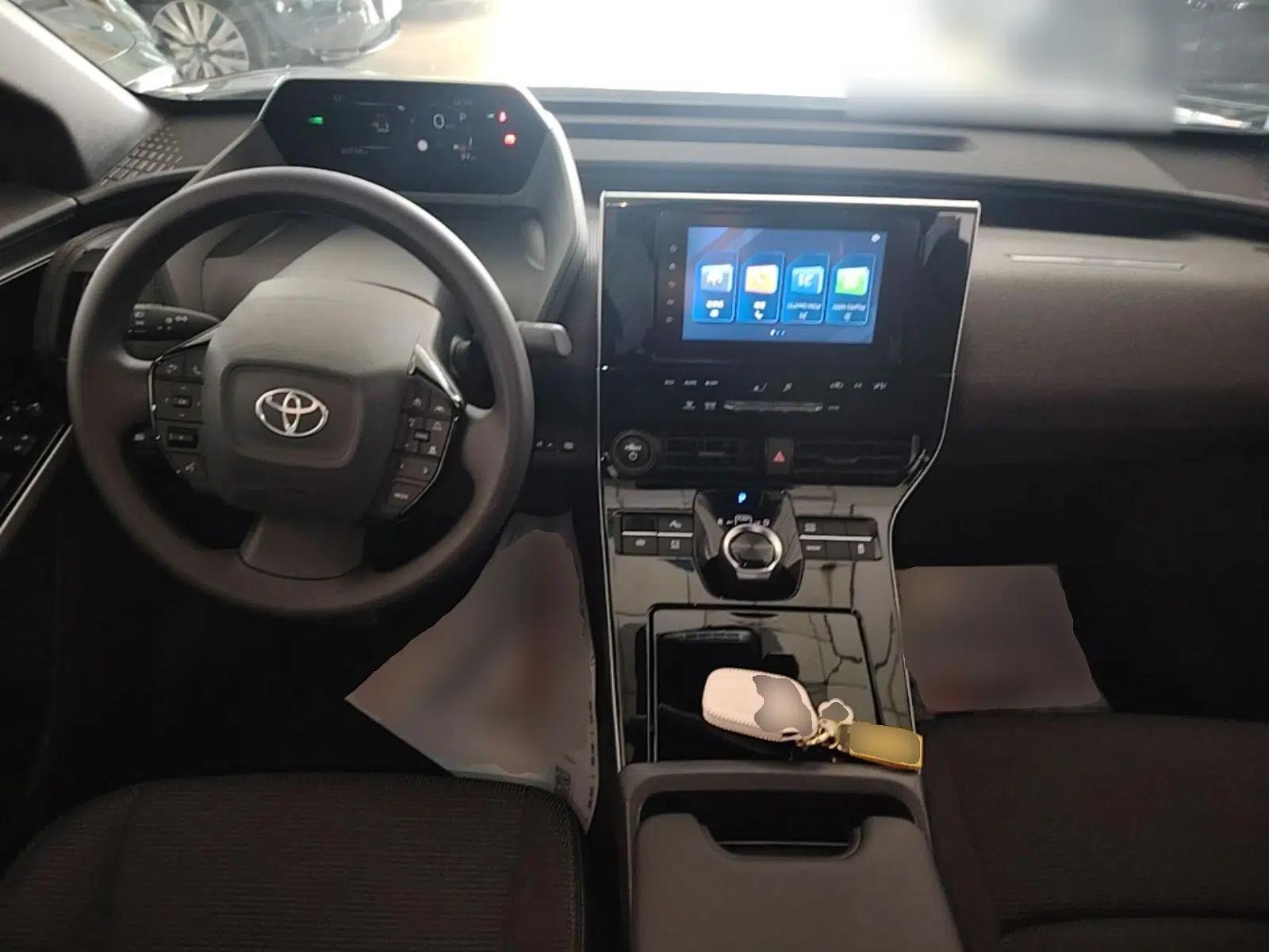 Toyota FAW bZ4X 2022 Two-Wheel-Drive Elite JOY Edition — миниатюра 21