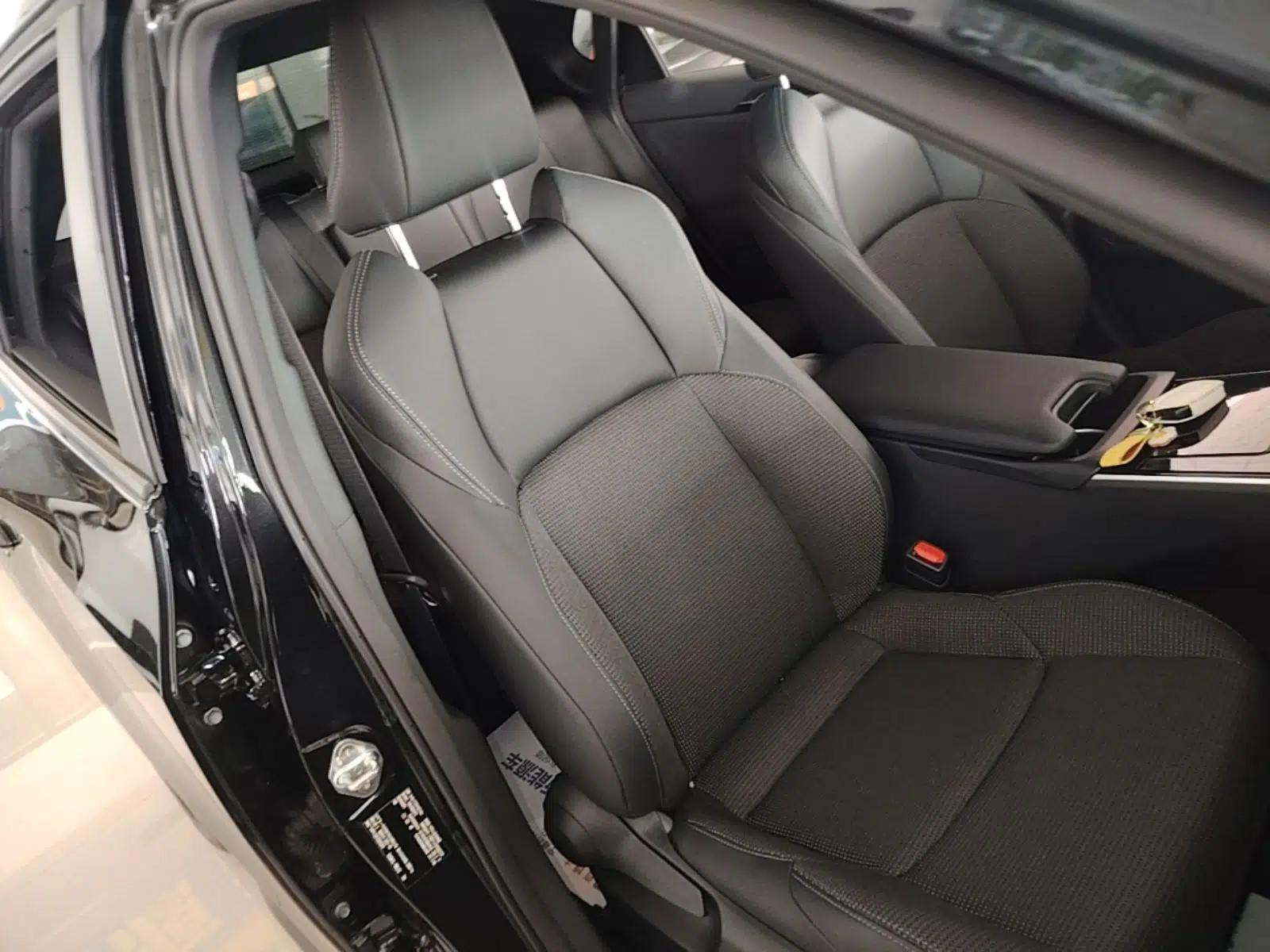 Toyota FAW bZ4X 2022 Two-Wheel-Drive Elite JOY Edition — миниатюра 28
