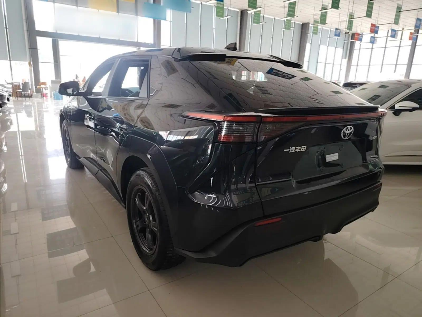 Toyota FAW bZ4X 2022 Two-Wheel-Drive Elite JOY Edition — миниатюра 4
