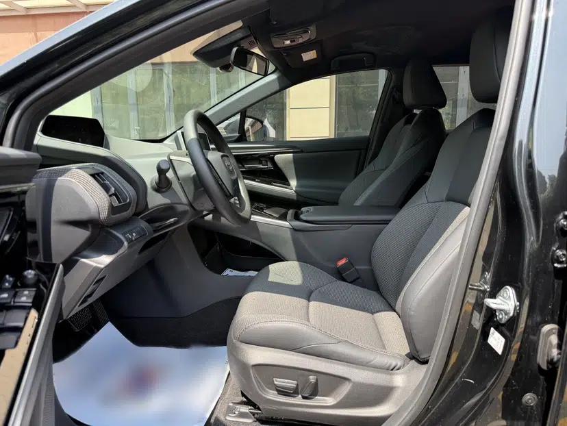 Toyota FAW bZ4X 2022 Two-Wheel-Drive Elite JOY Edition — миниатюра 35