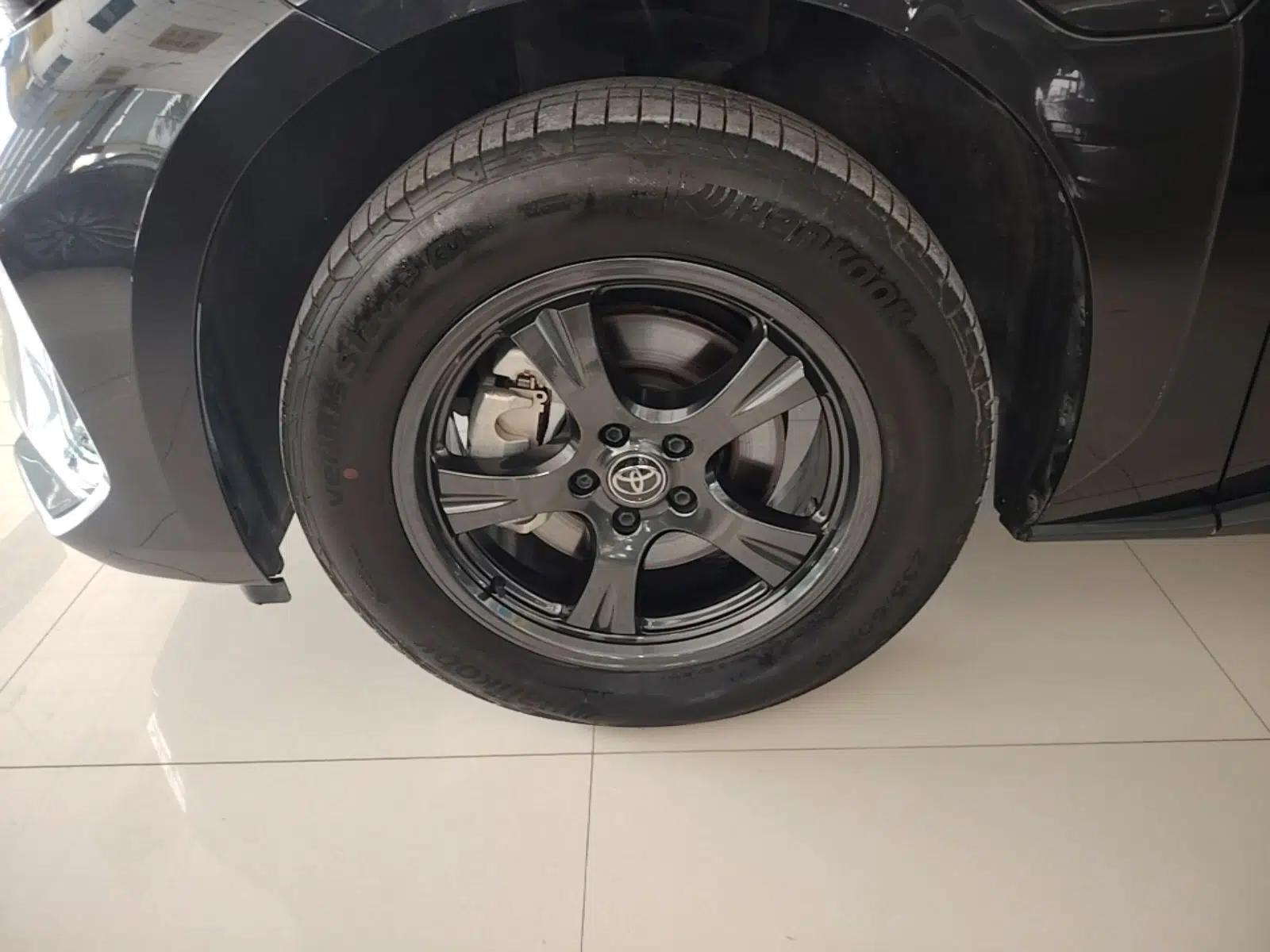 Toyota FAW bZ4X 2022 Two-Wheel-Drive Elite JOY Edition — миниатюра 10