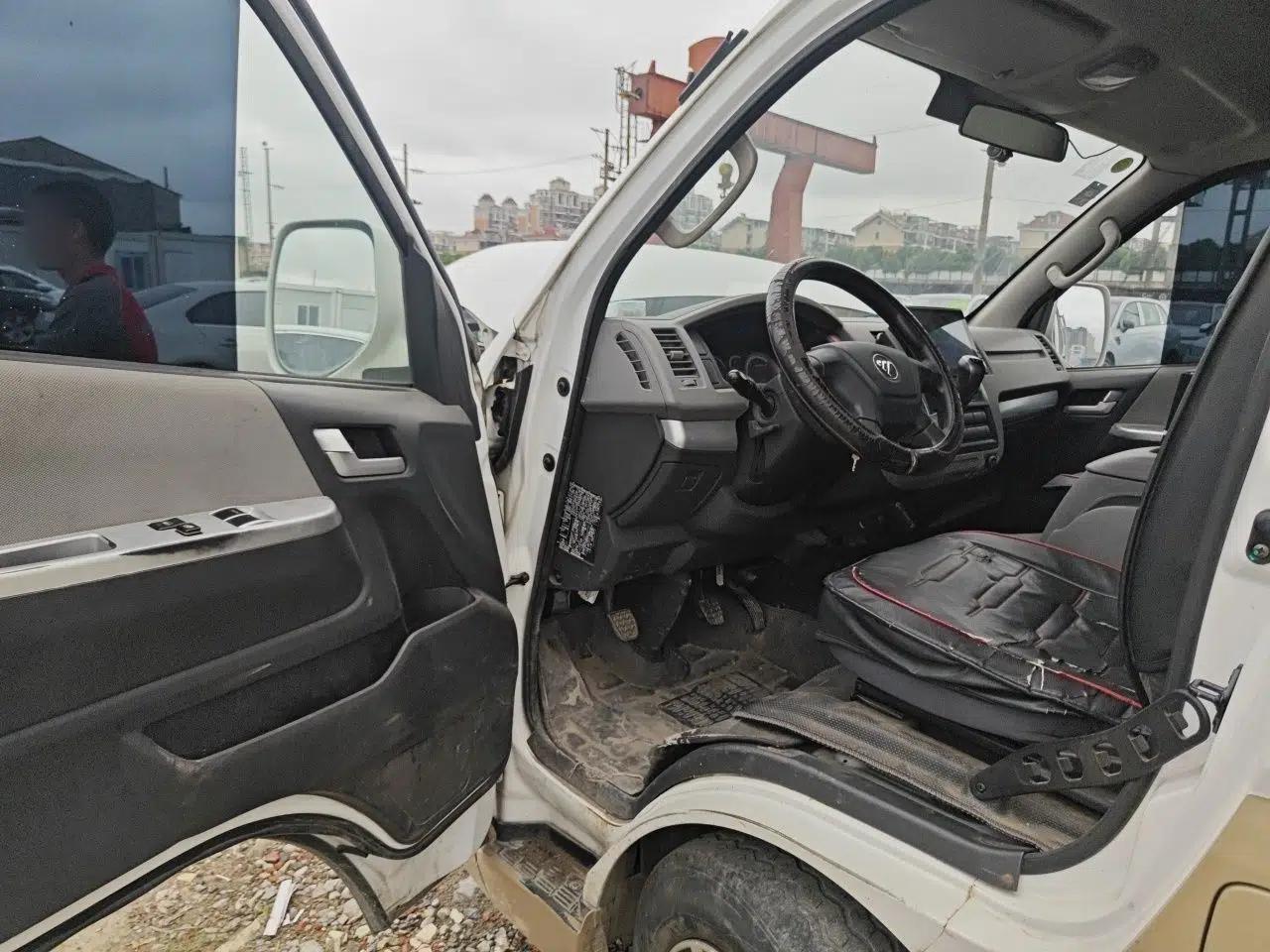 Foton Scenic G7 2021 2.0T Diesel Commercial Version Long Wheelbase High Roof 2-Seater Van D20TCIF1 — миниатюра 19