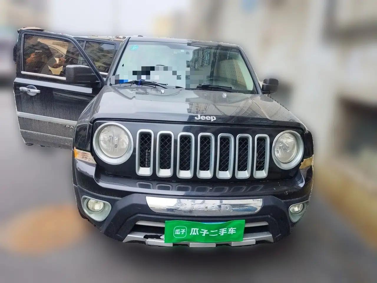Jeep Patriot 2011 2.4 Sport Edition — миниатюра 2