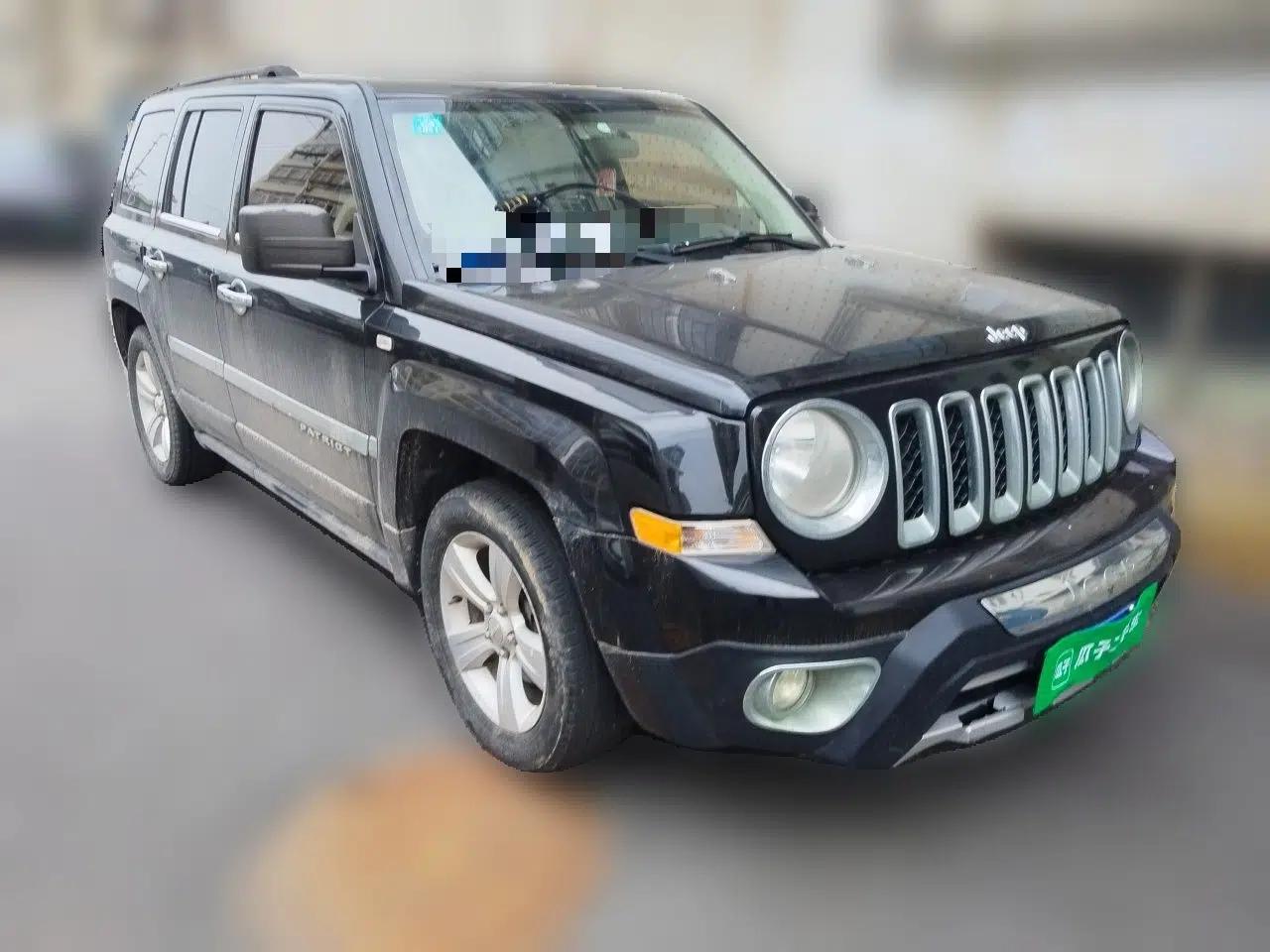 Jeep Patriot 2011 2.4 Sport Edition — миниатюра 3