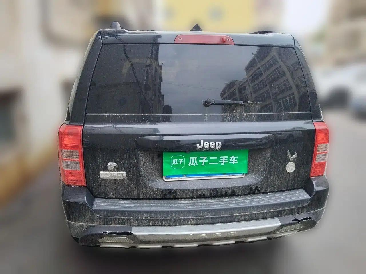 Jeep Patriot 2011 2.4 Sport Edition — миниатюра 5