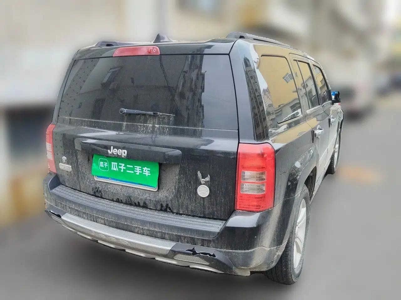 Jeep Patriot 2011 2.4 Sport Edition — миниатюра 6