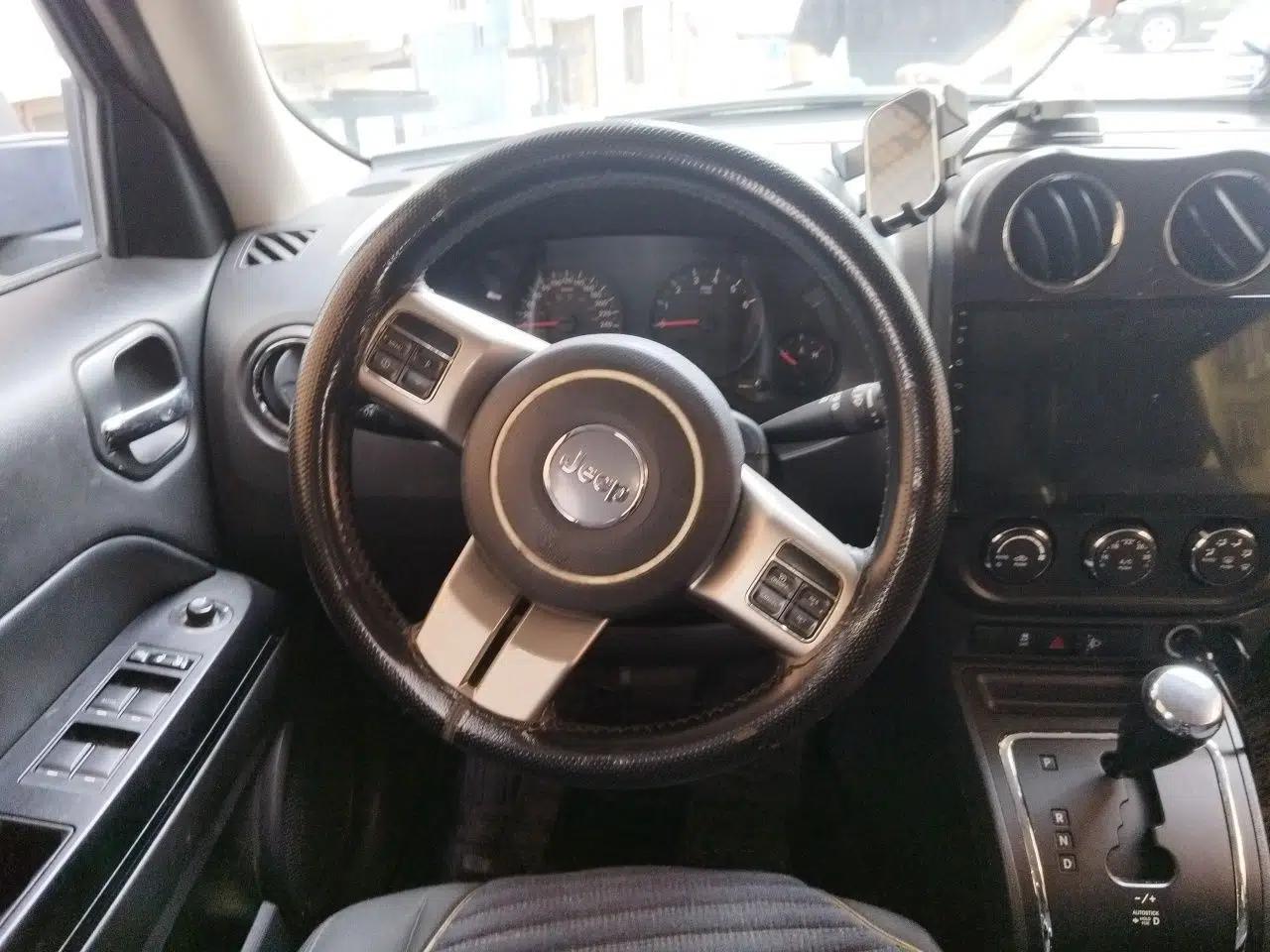 Jeep Patriot 2011 2.4 Sport Edition — миниатюра 10