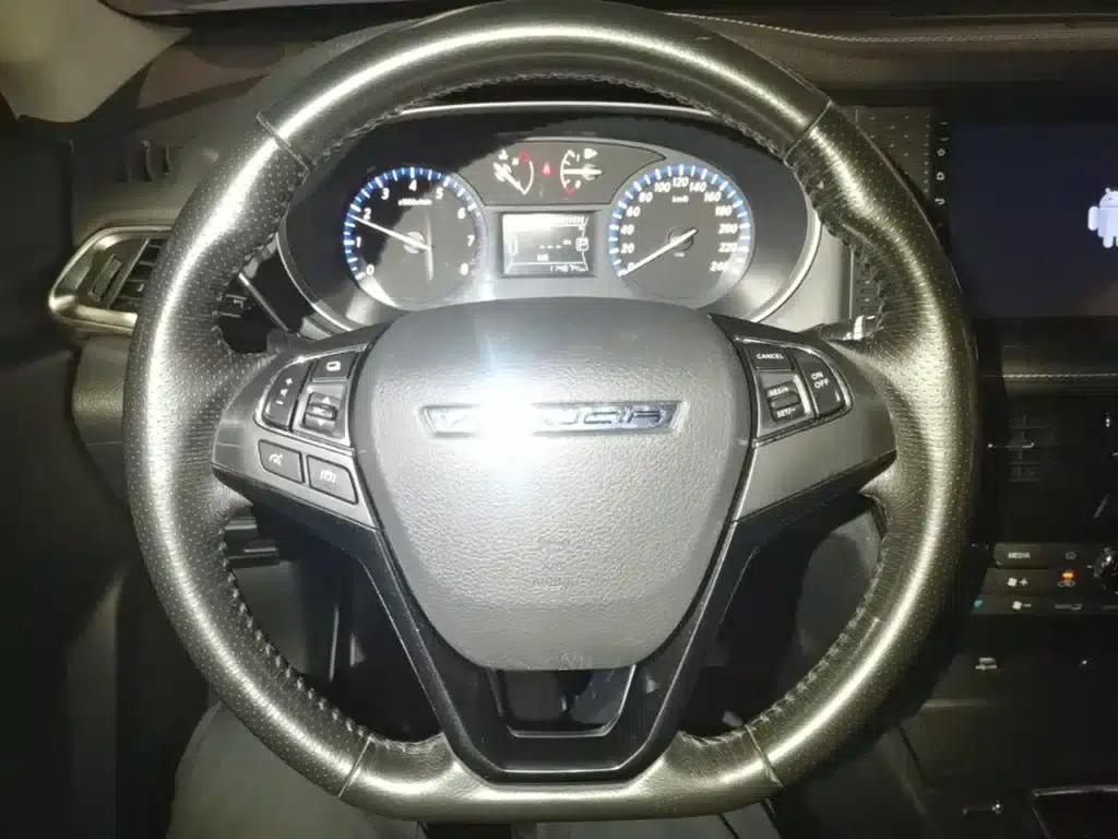 Venucia T90 2017 2.0L CVT Smart Edition — миниатюра 11