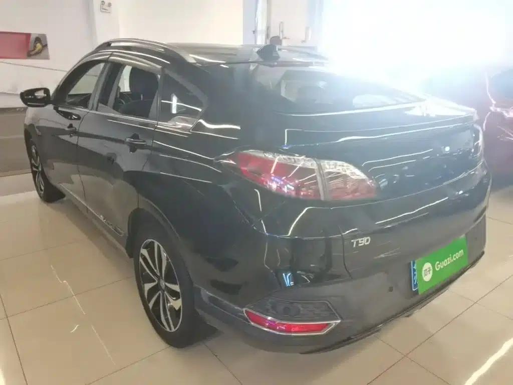 Venucia T90 2017 2.0L CVT Smart Edition — миниатюра 5