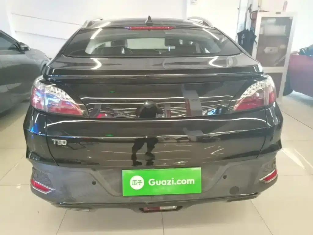 Venucia T90 2017 2.0L CVT Smart Edition — миниатюра 6