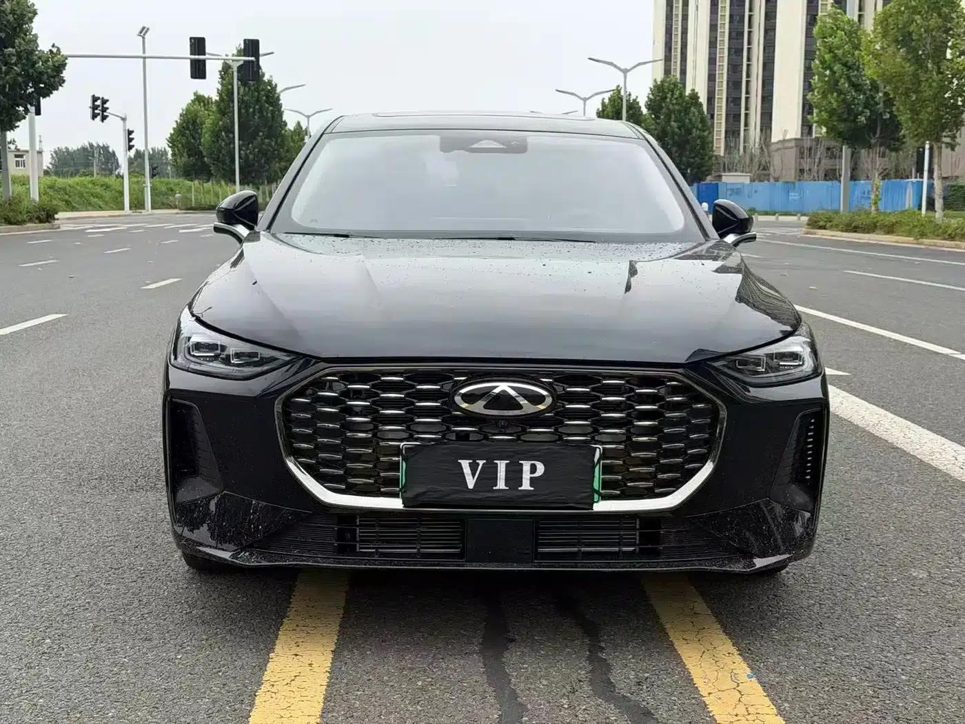 Fengyun A8L 2025 1.5TGDI 145km Luxury Edition — миниатюра 2
