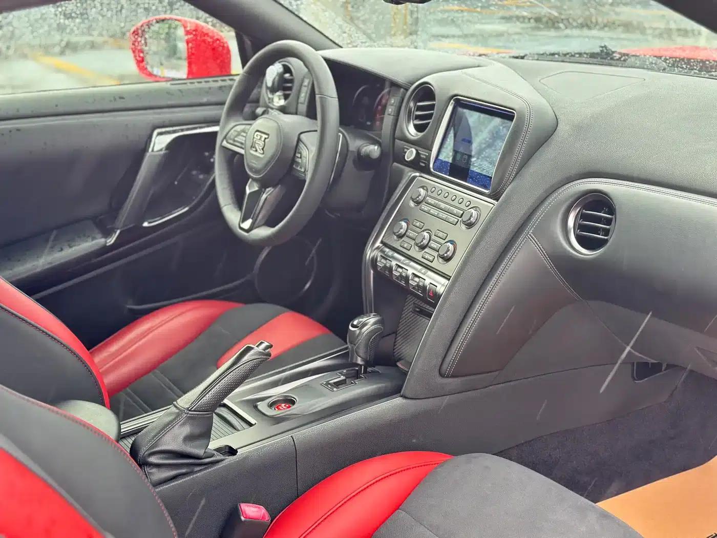 2012 Nissan GT-R 3.8T Premium Edition — миниатюра 12