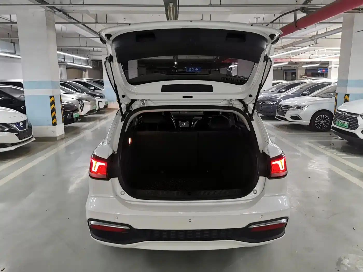 Roewe Ei5 2018 Internet Luxury Edition — миниатюра 13