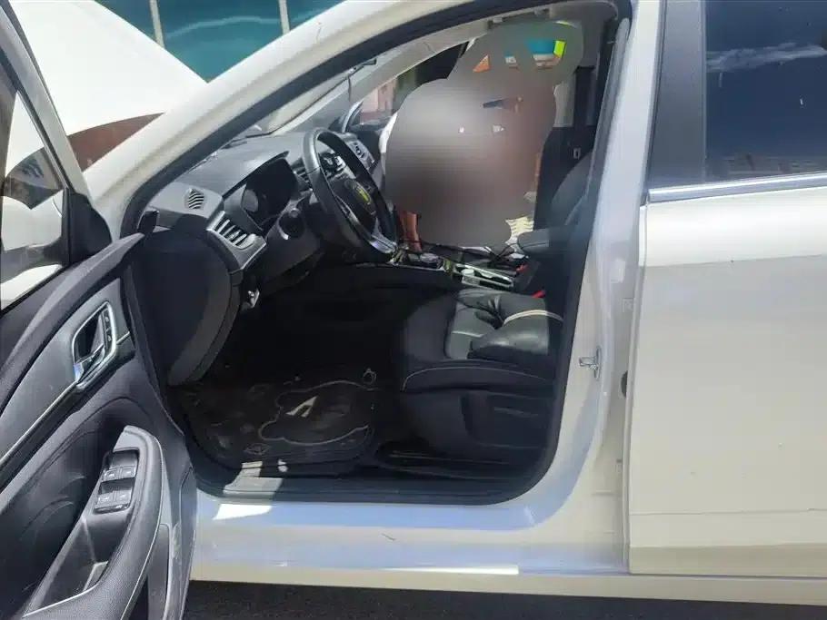 Roewe Ei5 2019 Luxury Edition — миниатюра 9