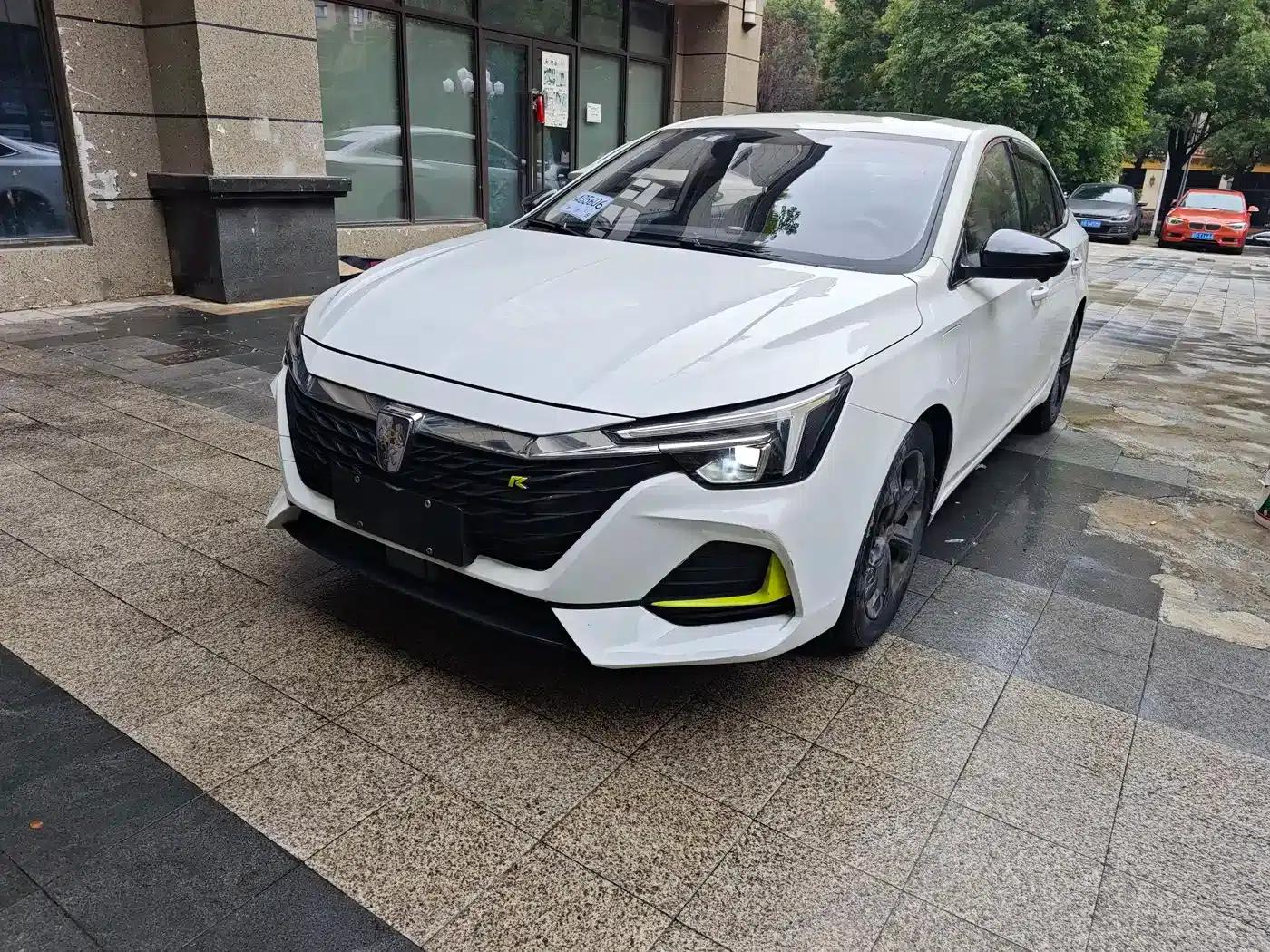 Roewe i6 MAX New Energy 2020 1.5T PHEV Cool Panoramic Sunroof Edition — миниатюра 1
