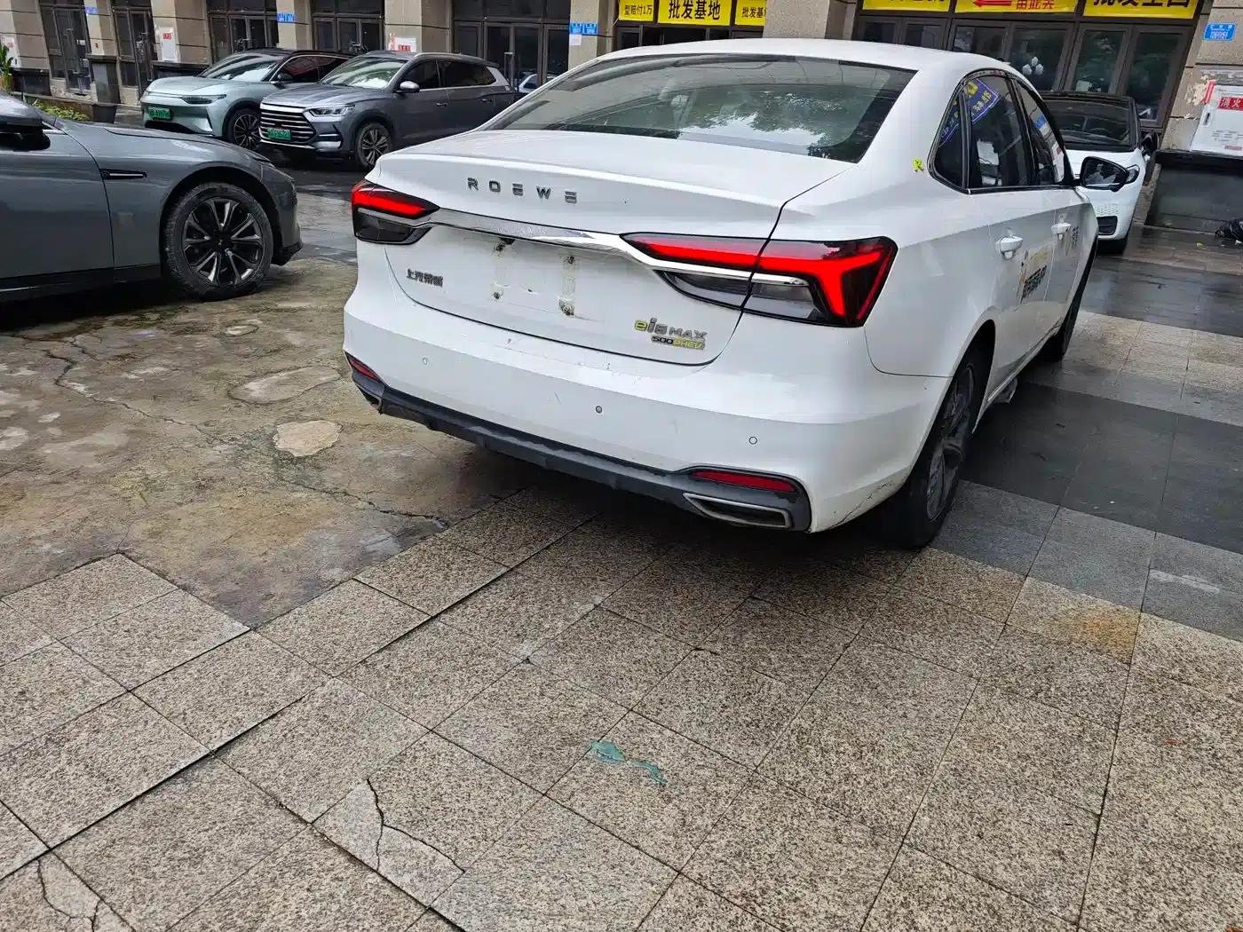Roewe i6 MAX New Energy 2020 1.5T PHEV Cool Panoramic Sunroof Edition — миниатюра 4