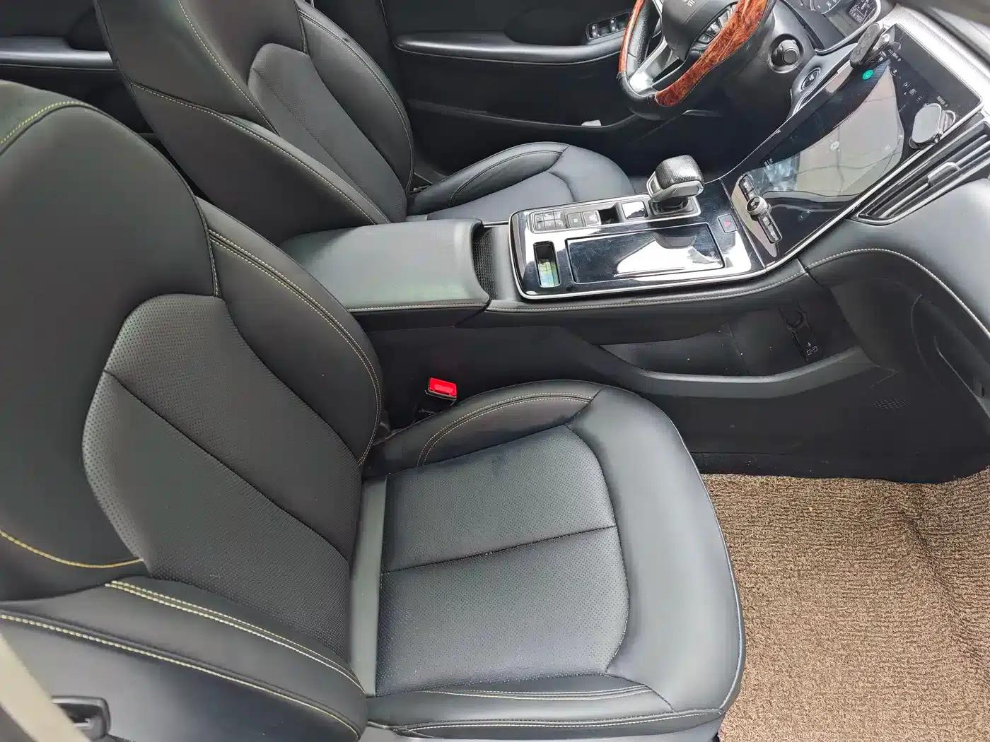 Roewe i6 MAX New Energy 2020 1.5T PHEV Cool Panoramic Sunroof Edition — миниатюра 6