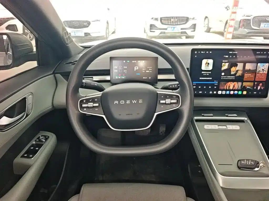 Roewe D6 2025 520km Smart Edition — миниатюра 11