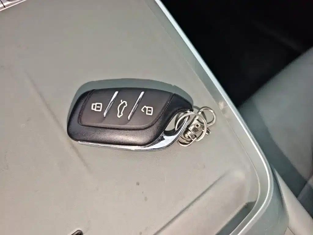 Roewe D6 2025 520km Smart Edition — миниатюра 9