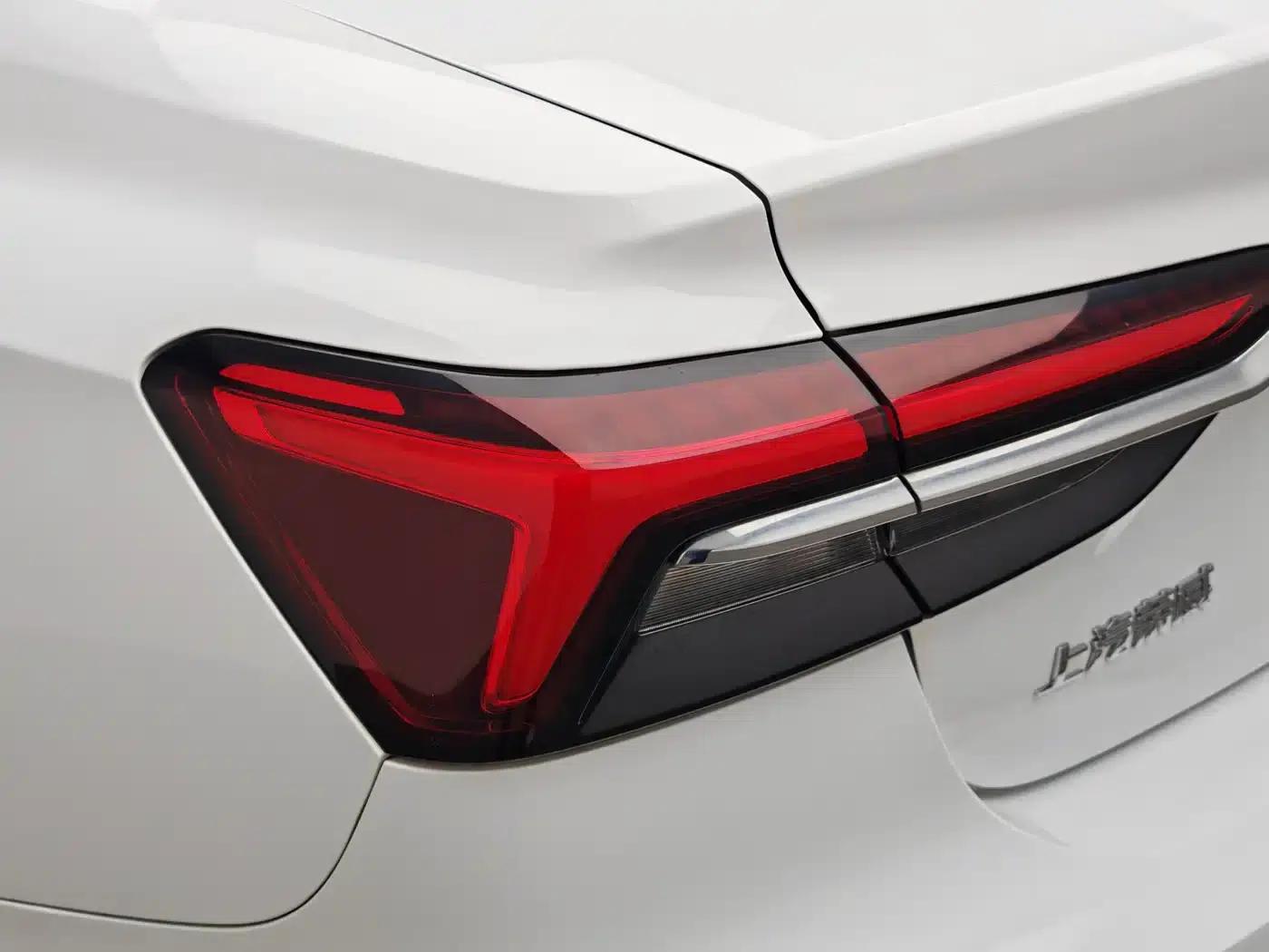 Roewe i6 MAX 2020 300TGI Automatic Cool Edition — миниатюра 8