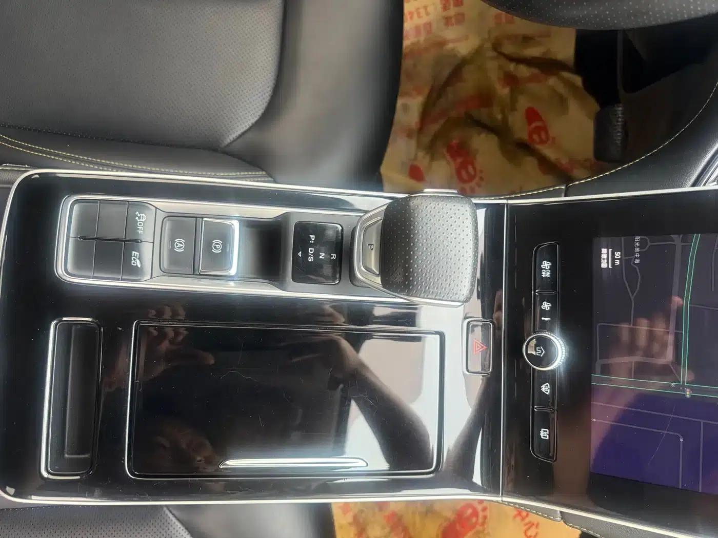 Roewe i6 MAX 2020 300TGI Automatic Cool Edition — миниатюра 11