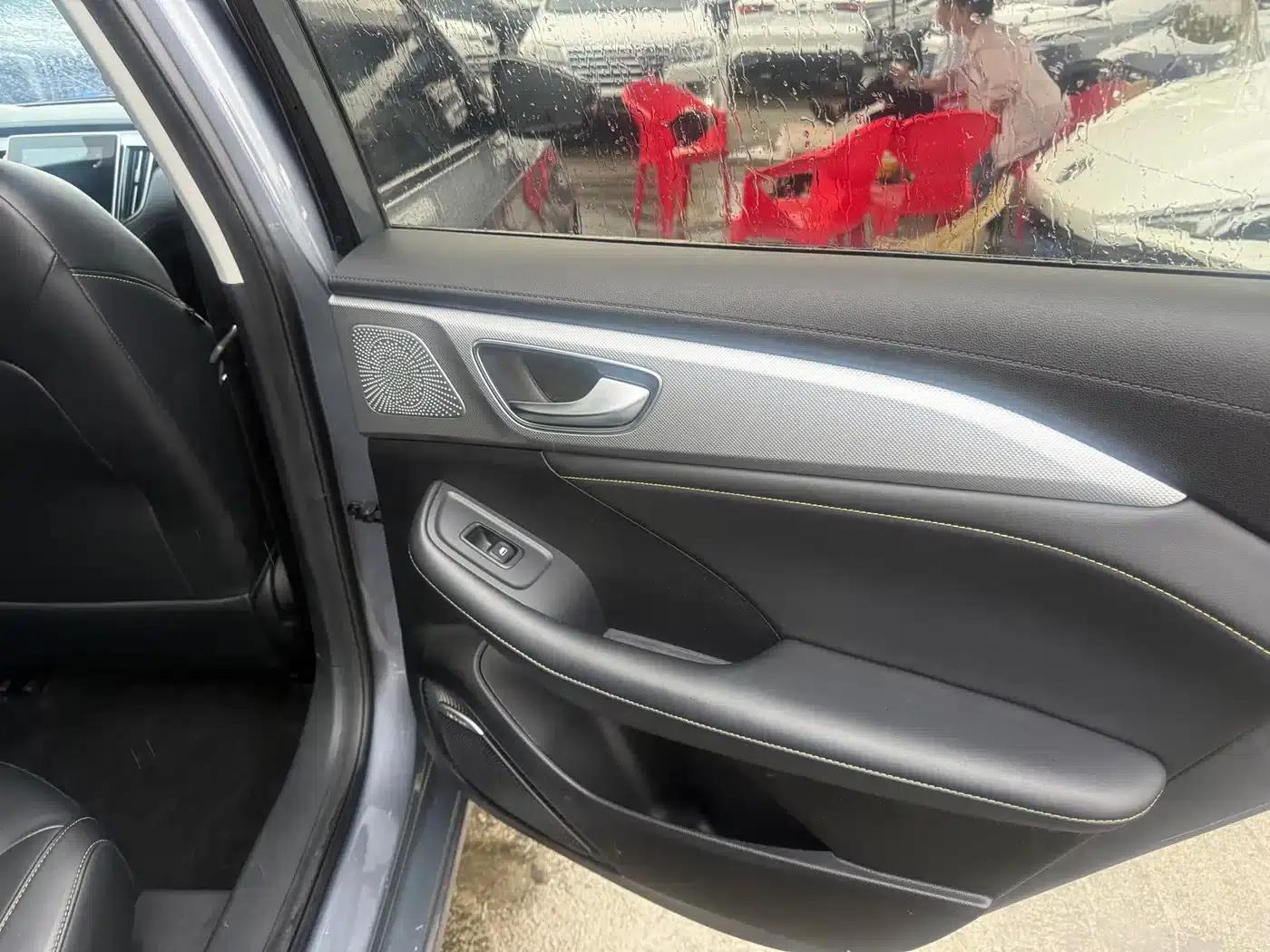 Roewe i6 MAX 2020 300TGI Automatic Cool Edition — миниатюра 8